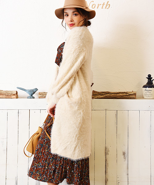 Luz Llena（ラズレナ）の「フェザーニットロングカーディガン（カーディガン/ボレロ・レディース・オフホワイト/グレー/スモークピンク・MEDIUM）」の20枚目の写真