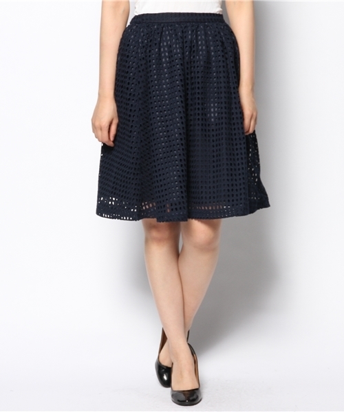 B:MING by BEAMS（ビーミングバイビームス）の「ビーミング by ビームス / ウィンドーレーススカート（スカート・レディース・ホワイト/ネイビー・SMALL/MEDIUM）」の2枚目の写真