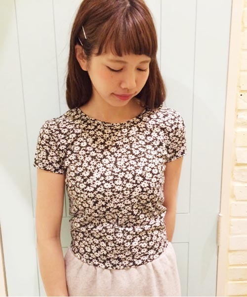 Kastane(カスタネ)の「【Kastane】背中開きショートT(Tシャツ/カットソー・レディース・ブラック系その他/ブルー系その他・FREE)」の1枚目の写真