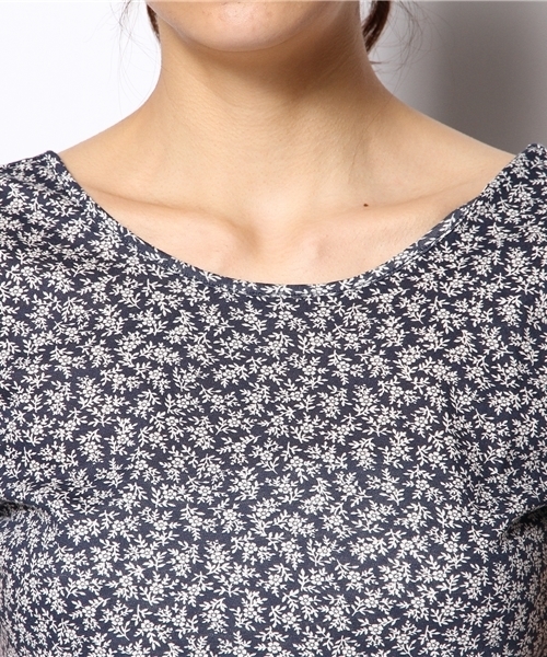 Kastane(カスタネ)の「【Kastane】背中開きショートT(Tシャツ/カットソー・レディース・ブラック系その他/ブルー系その他・FREE)」の7枚目の写真