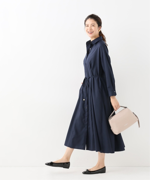 La TOTALITE(ラトータリテ)の「マイクロスパンフレアシャツワンピース【手洗い可能】◆(ワンピース・レディース・ネイビー/ブラウン・FREE)」の5枚目の写真
