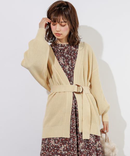 natural couture(ナチュラルクチュール)の「ベルト付きミドルカーディガン(カーディガン/ボレロ・レディース・ブラウン/オフホワイト/ピンク/レンガ・FREE)」の10枚目の写真