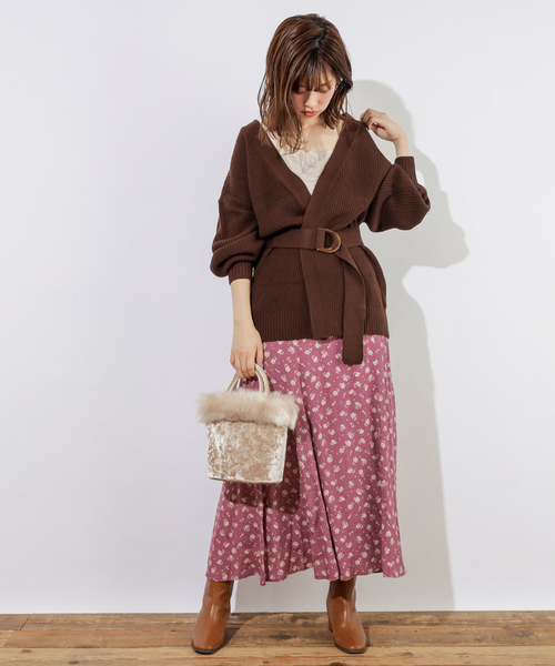 natural couture(ナチュラルクチュール)の「ベルト付きミドルカーディガン(カーディガン/ボレロ・レディース・ブラウン/オフホワイト/ピンク/レンガ・FREE)」の13枚目の写真