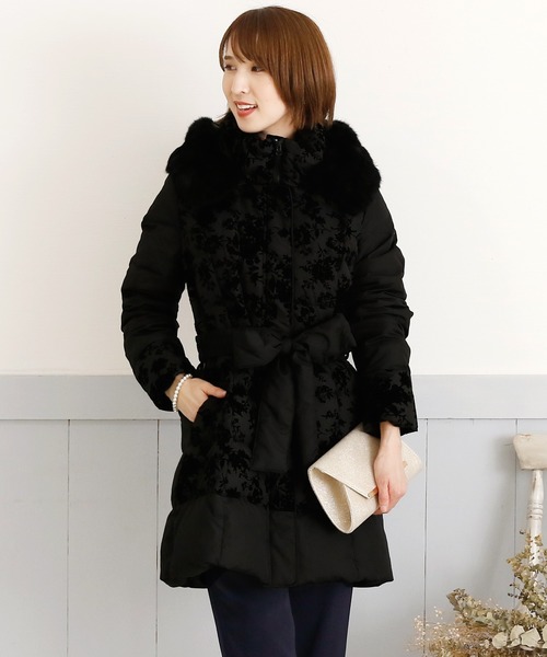 ElegChic(エレグシック)の「エンブロイダリーリボンフード ロング ダウンコート 結婚式対応(ダウンジャケット/コート・レディース・ブラック/ネイビー・M/L)」の16枚目の写真