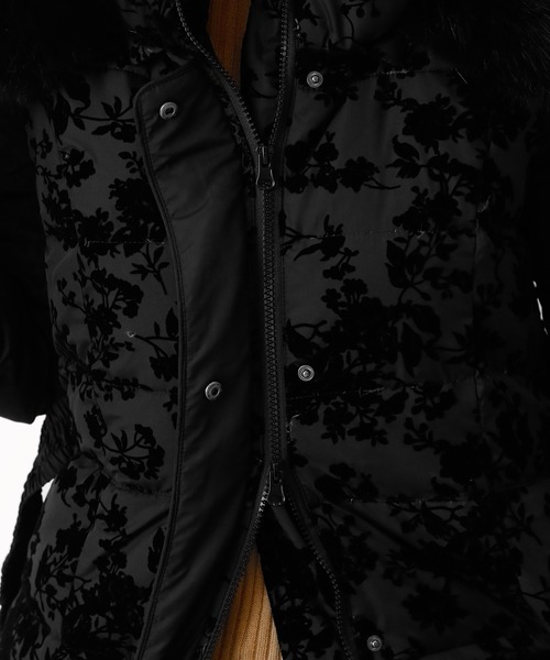 ElegChic(エレグシック)の「エンブロイダリーリボンフード ロング ダウンコート 結婚式対応(ダウンジャケット/コート・レディース・ブラック/ネイビー・M/L)」の17枚目の写真
