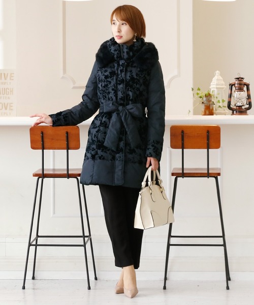 ElegChic(エレグシック)の「エンブロイダリーリボンフード ロング ダウンコート 結婚式対応(ダウンジャケット/コート・レディース・ブラック/ネイビー・M/L)」の22枚目の写真