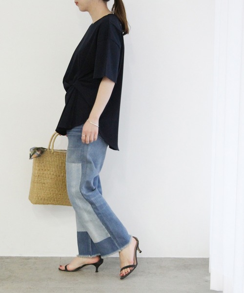ADAM ET ROPE'(アダムエロペ)の「【一部店舗限定】ねじりBIGTシャツ(Tシャツ/カットソー・レディース・オフホワイト/キャメル/ネイビー/マスタード・FREE)」の7枚目の写真