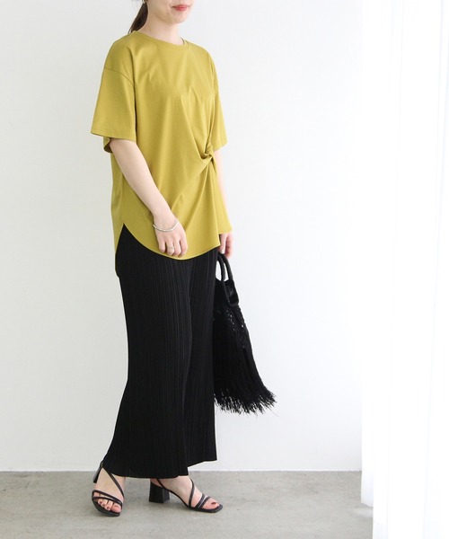 ADAM ET ROPE'(アダムエロペ)の「【一部店舗限定】ねじりBIGTシャツ(Tシャツ/カットソー・レディース・オフホワイト/キャメル/ネイビー/マスタード・FREE)」の19枚目の写真