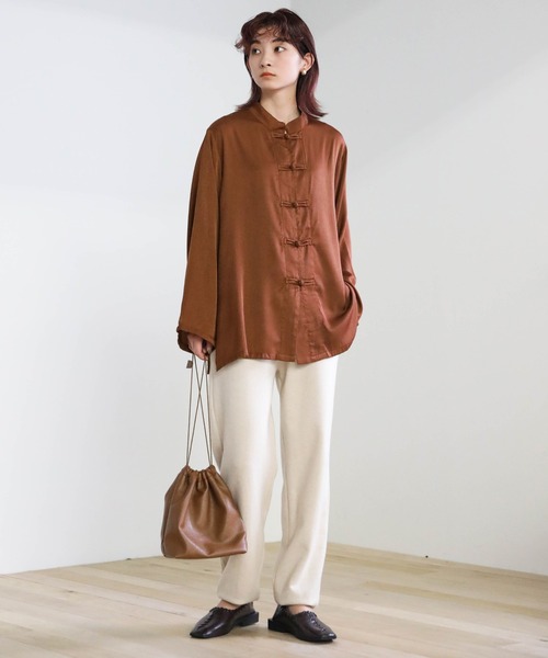 select MOCA（セレクトモカ）の「2020 A/W チャイナシャツ(スタンドカラーサイドスリットボタンデザインシャツ)（シャツ/ブラウス・レディース・ブラウン/モカ/スミクロ・FREE）」の4枚目の写真