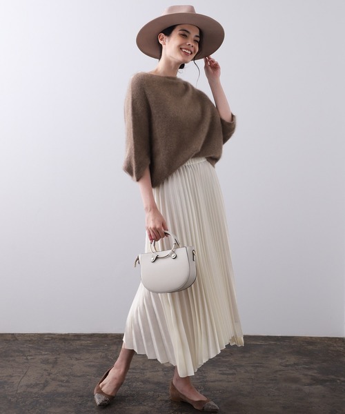 OUVRAGE CLASSE ラクーンポンチョプルオーバー OUVRAGE CLASSE（ウヴラージュクラス）の「ラクーンポンチョプル