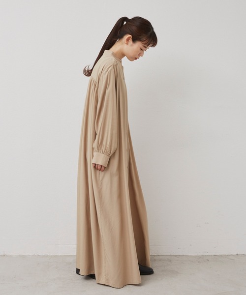 Libra Cue(リブラ キュー)の「2020AW / バンドカラーロングスリーブシャツワンピース(ワンピース・レディース・ブラック/ベージュ/ネイビー・FREE)」の5枚目の写真