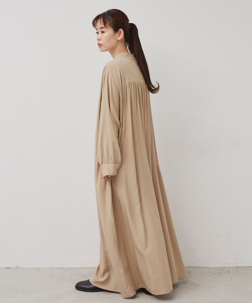 Libra Cue(リブラ キュー)の「2020AW / バンドカラーロングスリーブシャツワンピース(ワンピース・レディース・ブラック/ベージュ/ネイビー・FREE)」の12枚目の写真