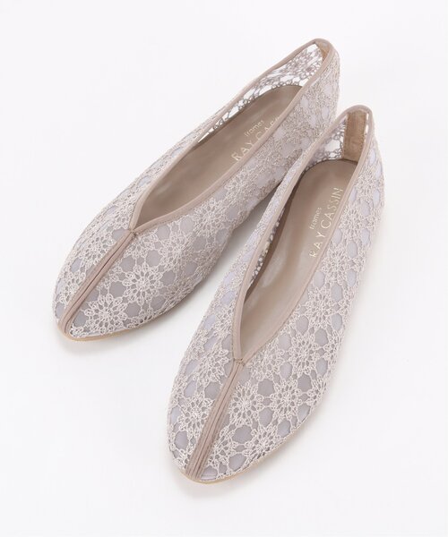 frames RAY CASSIN（フレームスレイカズン）の「レースフラットシューズ（パンプス・レディース・ブラック/グレイッシュベージュ/キナリ・LARGE/MEDIUM/SMALL）」の3枚目の写真