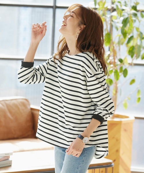 KOBE LETTUCE（コウベレタス）の「無地・ボーダー柄変形スウェットカットソー（スウェット・レディース・オフホワイト/ブラック/ネイビー/グレイッシュベージュ/ホワイト×ブラック/イエロー・FREE）」の3枚目の写真