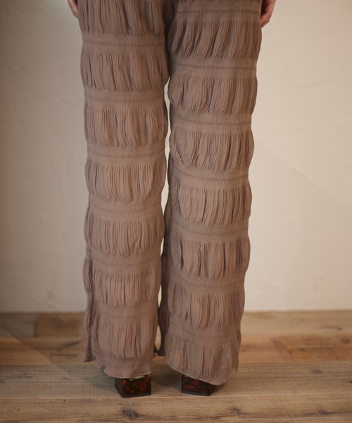 MATCH&more（マッチアンドモア）の「マジョリカプリーツパンツ（その他パンツ・レディース・オフホワイト/ブラウン/ブラック・FREE）」の17枚目の写真