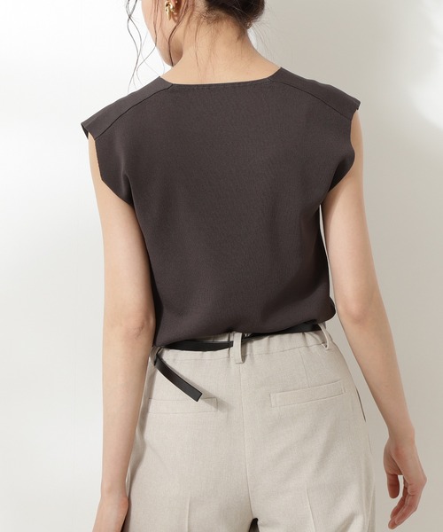 N.（N. Natural Beauty Basic）（エヌエヌナチュラルビューティーベーシック）の「総針Vネックノースリーブニット（ニット/セーター・レディース・ホワイト/ブラック/ブラウン/パープル/オレンジ・MEDIUM）」の13枚目の写真