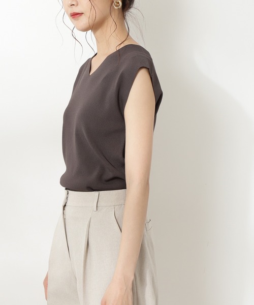 N.（N. Natural Beauty Basic）（エヌエヌナチュラルビューティーベーシック）の「総針Vネックノースリーブニット（ニット/セーター・レディース・ホワイト/ブラック/ブラウン/パープル/オレンジ・MEDIUM）」の9枚目の写真