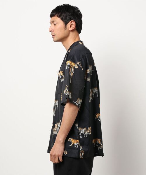 Revo.（レボ）の「Revo. TIGERパターン S/S シャツ（シャツ/ブラウス・メンズ・グレー/ホワイト/ブラック・2/1）」の5枚目の写真