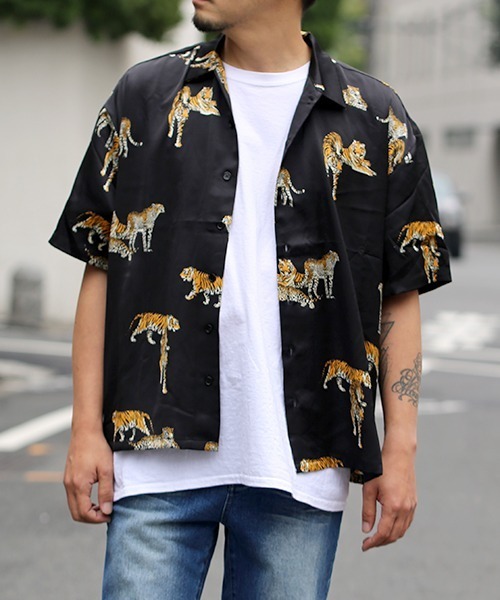 Revo.（レボ）の「Revo. TIGERパターン S/S シャツ（シャツ/ブラウス・メンズ・グレー/ホワイト/ブラック・2/1）」の2枚目の写真