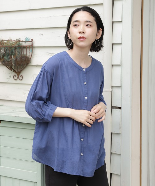 studio CLIP(スタディオクリップ)の「製品染め胸切り替えブラウス(シャツ/ブラウス・レディース・グレー/グリーン/ブルー/イエロー・FREE)」の4枚目の写真