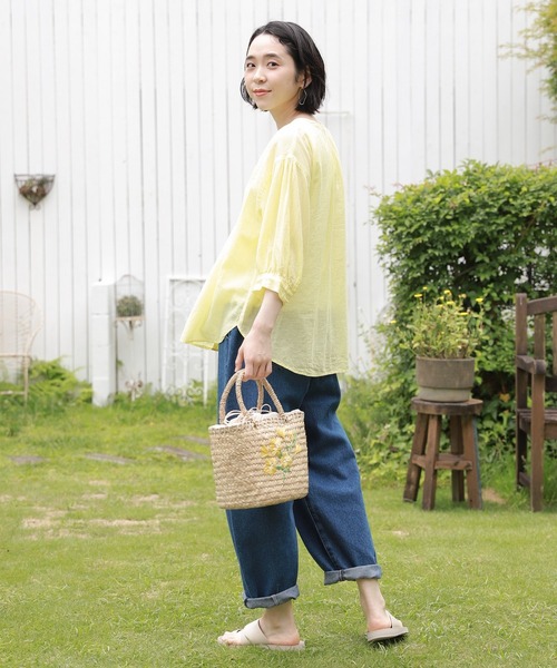 studio CLIP(スタディオクリップ)の「製品染め胸切り替えブラウス(シャツ/ブラウス・レディース・グレー/グリーン/ブルー/イエロー・FREE)」の11枚目の写真