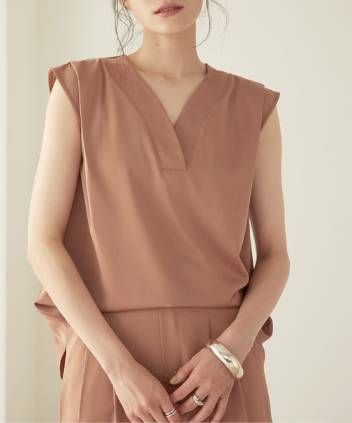 titivate（ティティベイト）の「ﾃﾞｻﾞｲﾝVﾈｯｸﾘﾗｯｸｽｾｯﾄｱｯﾌﾟ（セットアップ・レディース・ブラック/ライトグリーン/ライトブラウン・S/M/L）」の4枚目の写真