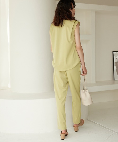 titivate（ティティベイト）の「ﾃﾞｻﾞｲﾝVﾈｯｸﾘﾗｯｸｽｾｯﾄｱｯﾌﾟ（セットアップ・レディース・ブラック/ライトグリーン/ライトブラウン・S/M/L）」の5枚目の写真