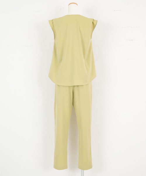 titivate（ティティベイト）の「ﾃﾞｻﾞｲﾝVﾈｯｸﾘﾗｯｸｽｾｯﾄｱｯﾌﾟ（セットアップ・レディース・ブラック/ライトグリーン/ライトブラウン・S/M/L）」の14枚目の写真