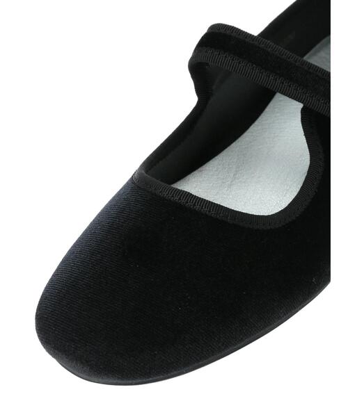 Green　Parks（グリーンパークス）の「【WEB限定サイズあり】ストラップカンフーシューズ＊（パンプス・レディース・ブラック・S/M/L/XL/XS）」の5枚目の写真