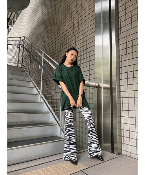 EGOIST（エゴイスト）の「EGOIST刺繍TシャツⅡ（Tシャツ/カットソー・レディース・ブラック/ベージュ/グリーン・FREE）」の20枚目の写真