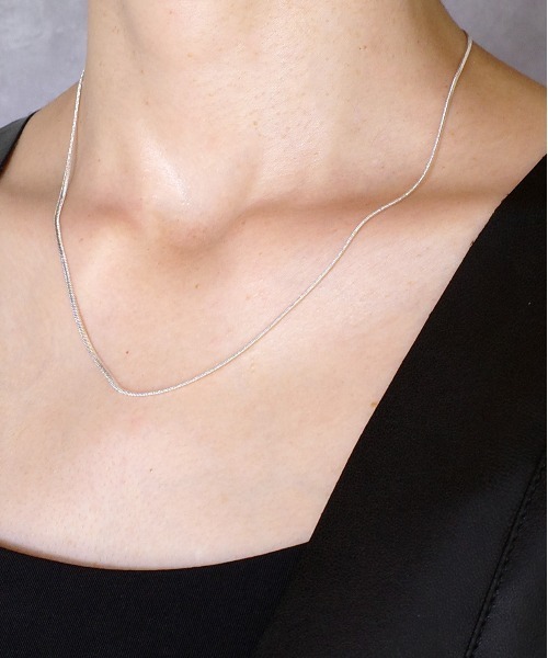 SIGNAL(シグナル)の「【SIGNAL/シグナル】Snake Chain Necklace / スネークチェーンネックレス(ネックレス・レディース・シルバー/ゴールド・41cm)」の3枚目の写真