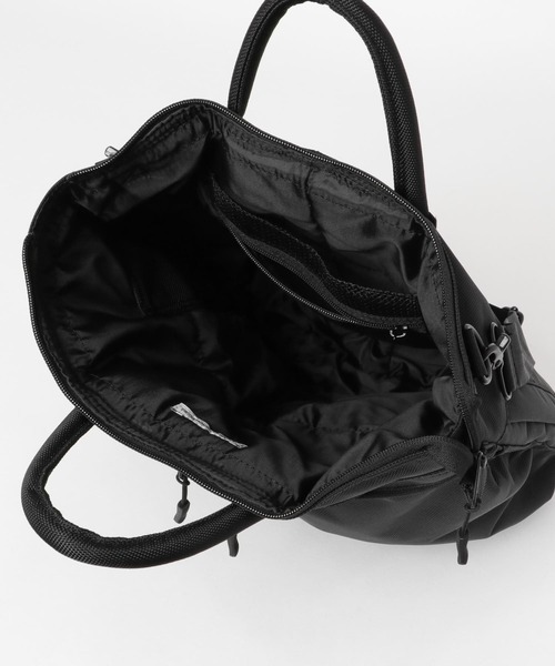 SML(エスエムエル)の「『別注』S.M.L×DOORS S.M.Lヘルメットバッグ(バックパック/リュック・メンズ・ブラック/ネイビー・ONE)」の5枚目の写真