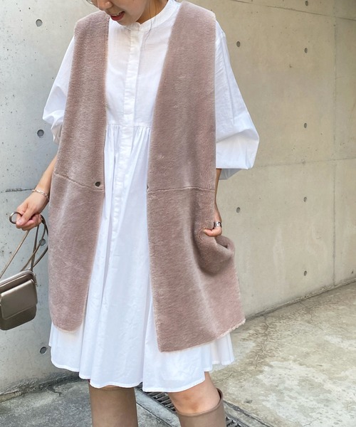 DouDou（ドゥドゥ）の「フェイクファーリバーシブルベスト（ベスト・レディース・ベージュ/グレー・FREE）」の14枚目の写真