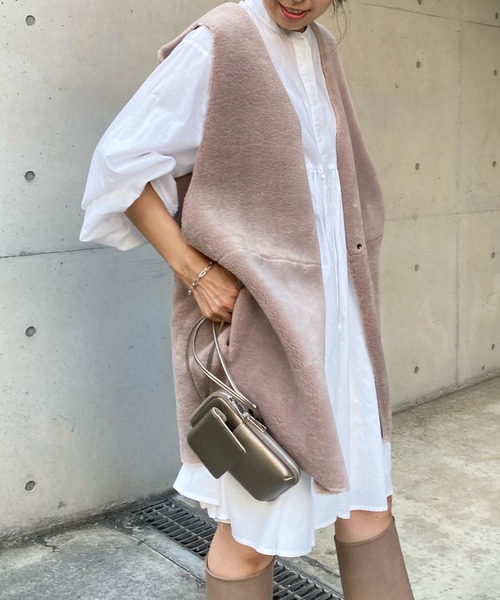 DouDou（ドゥドゥ）の「フェイクファーリバーシブルベスト（ベスト・レディース・ベージュ/グレー・FREE）」の16枚目の写真