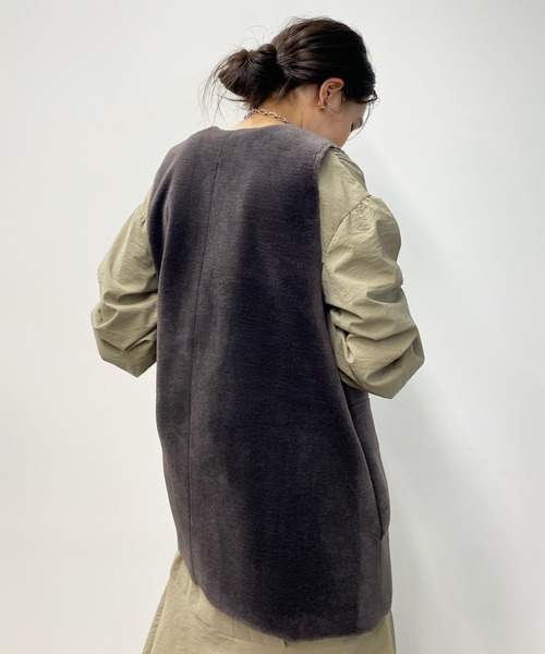 DouDou（ドゥドゥ）の「フェイクファーリバーシブルベスト（ベスト・レディース・ベージュ/グレー・FREE）」の8枚目の写真
