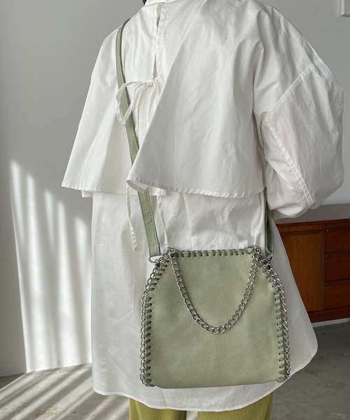 210nouve（トゥージュヌーブ）の「2WAYチェーンバッグ（ハンドバッグ・レディース・マスタード/ゼブラ/グリーン/ブラック/アイボリー/シルバー/ライトグレー・FREE）」の4枚目の写真