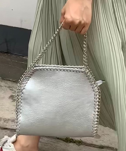 210nouve（トゥージュヌーブ）の「2WAYチェーンバッグ（ハンドバッグ・レディース・マスタード/ゼブラ/グリーン/ブラック/アイボリー/シルバー/ライトグレー・FREE）」の8枚目の写真