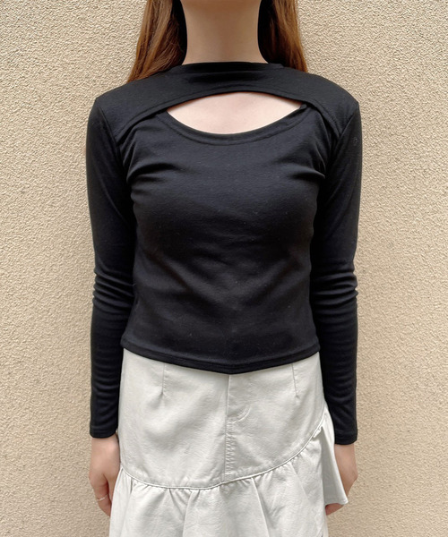 Crea titty&Co. PETIT(クレアティティーアンドコープチ)の「【Crea titty&Co.PETIT】デコルテオープンカットトップス(Tシャツ/カットソー・レディース・ブラック/ホワイト・FREE)」の4枚目の写真