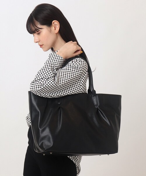 tk.TAKEO KIKUCHI（ティーケータケオキクチ）の「【WEB限定】エコバッグ付きFLビッグトート（トートバッグ・レディース・ダークブラウン/ネイビー/ブラック/ブラック系5・00）」の20枚目の写真