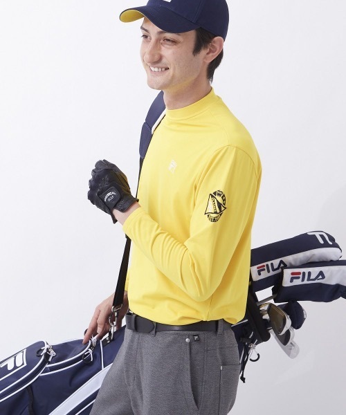 FILA GOLF(フィラゴルフ )の「【FILA:フィラゴルフ】メンズモックネック 袖胸ロゴ刺繍 フロントプリント 長袖シャツ / ゴルフウェア(Tシャツ/カットソー・メンズ・ホワイト/ブラック/ネイビー/カーキ/イエロー/オレンジ・MEDIUM/LARGE/X-LARGE)」の5枚目の写真