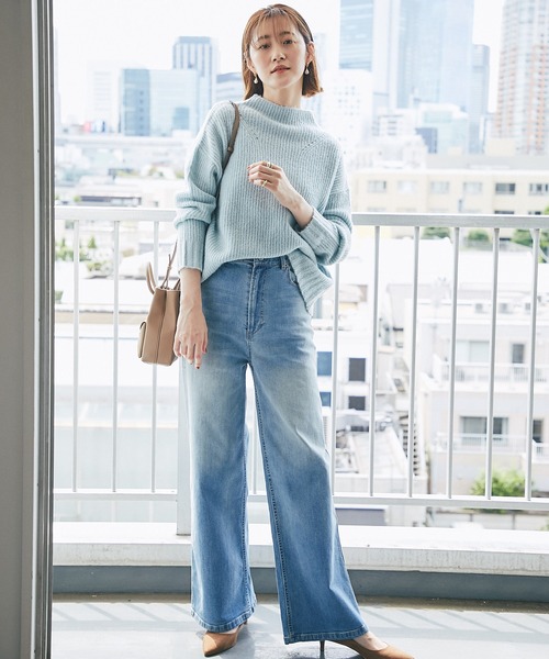 RIVE DROITE(リヴドロワ)の「後姿に抜け感&トレンド感をプラス ヤク混バックシームハイネックニット(ニット/セーター・レディース・ベージュ/オフホワイト/サックスブルー・FREE)」の6枚目の写真