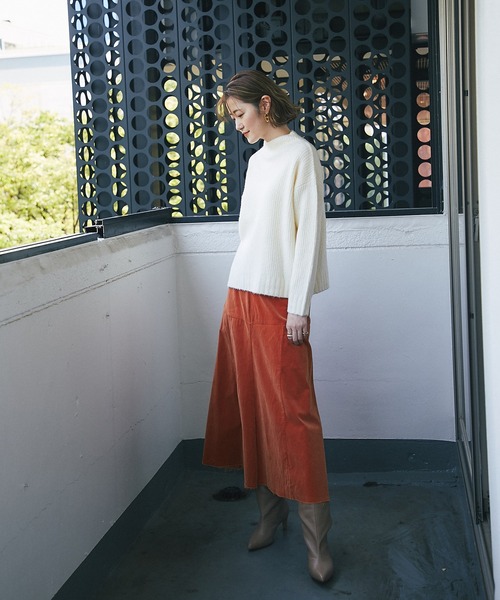 RIVE DROITE(リヴドロワ)の「後姿に抜け感&トレンド感をプラス ヤク混バックシームハイネックニット(ニット/セーター・レディース・ベージュ/オフホワイト/サックスブルー・FREE)」の8枚目の写真