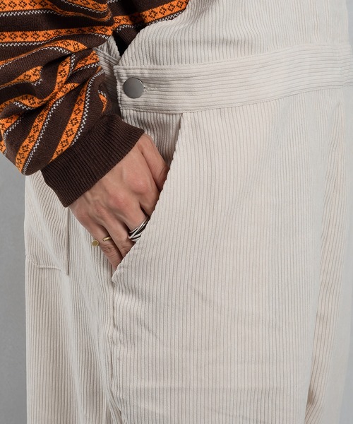 kutir(クティール)の「コーデュロイオーバーオール(サロペット/オーバーオール・メンズ・ダークブラウン/グリーン/アイボリー・MEDIUM/LARGE)」の12枚目の写真