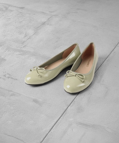 LibertyDoll（リバティードール）の「LibertyDoll 美シルエット履き心地やわらか　ラウンドトゥフラットバレーパンプス（バレエシューズ・レディース・ホワイト/ブラック/ベージュ/レッド/シルバー/ゴールド/グリーン/アイボリー/グレイッシュベージュ/パイソン・LL/3L/SS/S/M/L）」の6枚目の写真