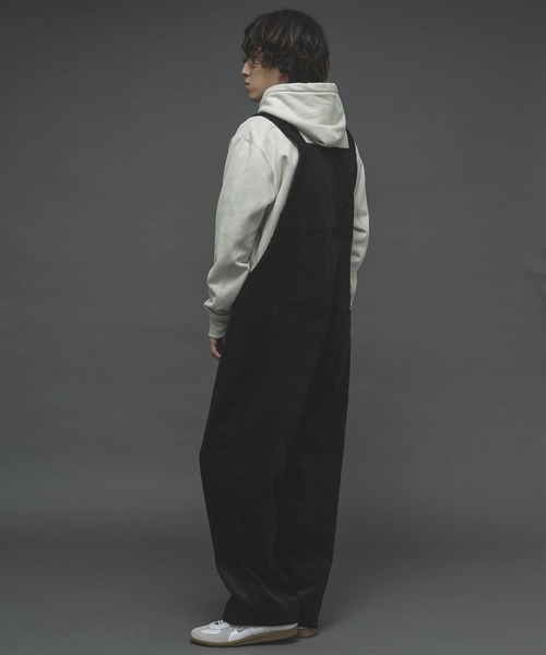 SENSE OF PLACE by URBAN RESEARCH(センスオブプレイスバイアーバンリサーチ)の「ヘビーコーデュロイオーバーオール(サロペット/オーバーオール・メンズ・ライトブルー/ブラック/ベージュ・MEDIUM/LARGE)」の2枚目の写真