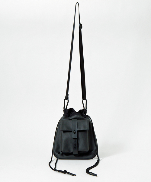 GEAR3(ギアスリー)の「【GEAR3 別注】フラップポケット 2WAY ミニショルダー(ショルダーバッグ・メンズ・ブラック・フリー)」の12枚目の写真