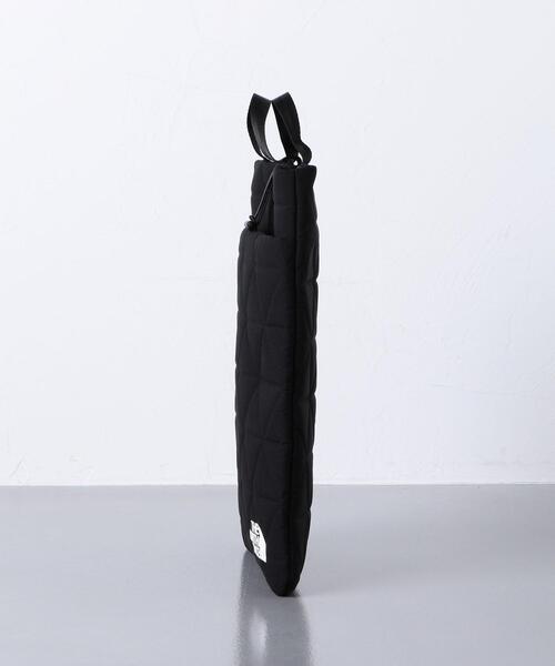 THE NORTH FACE(ザノースフェイス)の「<THE NORTH FACE> ジオフェイス PC スリーブ 13インチ(PC・タブレットケース・レディース・ブラック/ベージュ・FREE)」の6枚目の写真