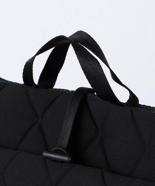 THE NORTH FACE(ザノースフェイス)の「<THE NORTH FACE> ジオフェイス PC スリーブ 13インチ(PC・タブレットケース・レディース・ブラック/ベージュ・FREE)」の7枚目の写真