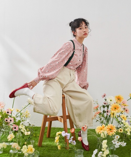 MERLOT（メルロー）の「フラワーパフスリブラウス（シャツ/ブラウス・レディース・ブルー/ピンク/ホワイト・FREE）」の11枚目の写真