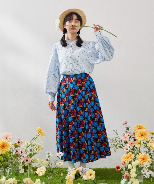 MERLOT（メルロー）の「フラワーパフスリブラウス（シャツ/ブラウス・レディース・ブルー/ピンク/ホワイト・FREE）」の18枚目の写真